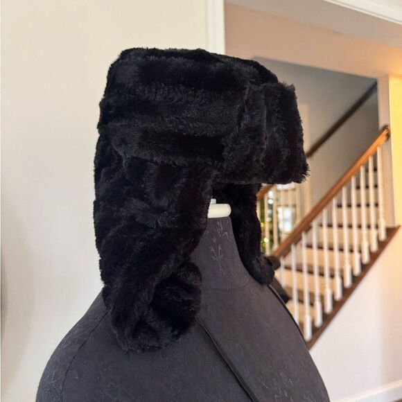 Faux Fur Black Trapper Hat - Picture 3 of 6